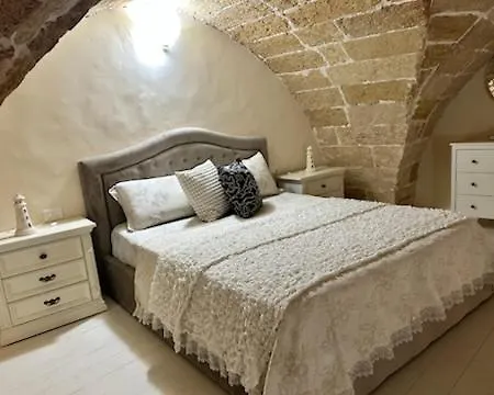 Historical Parabita